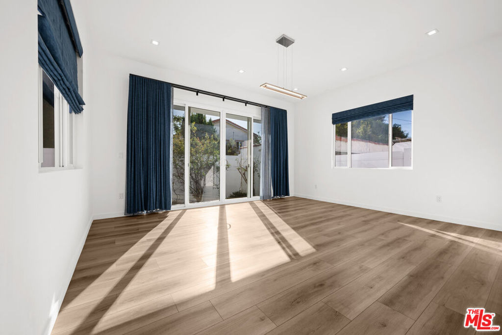 426 S La Peer Drive - Photo 6