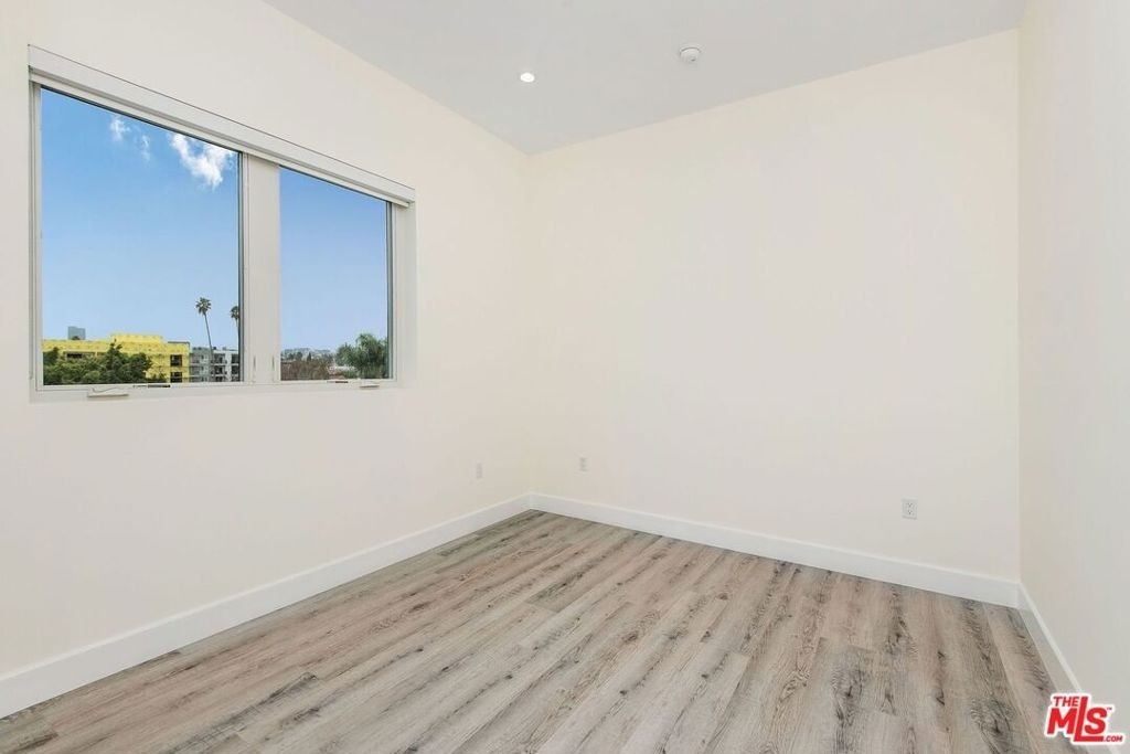 1237 S Holt Avenue - Photo 16