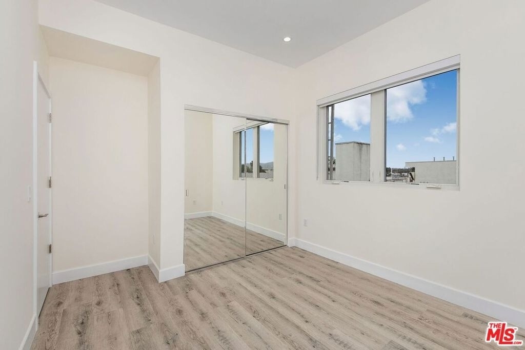 1237 S Holt Avenue - Photo 17
