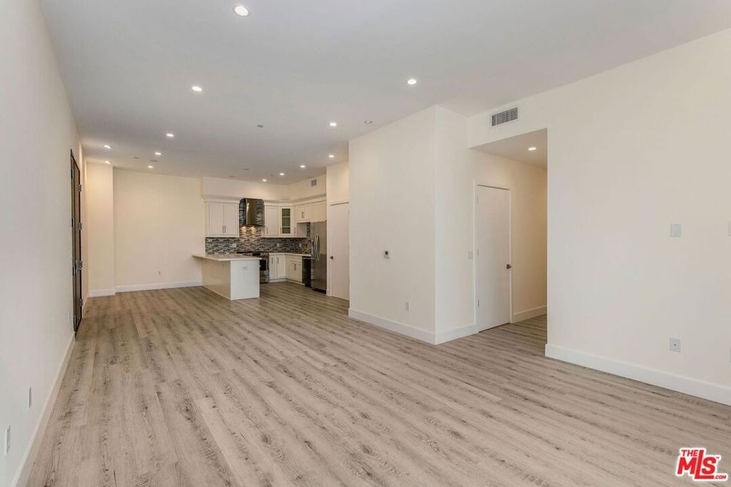1237 S Holt Avenue - Photo 2