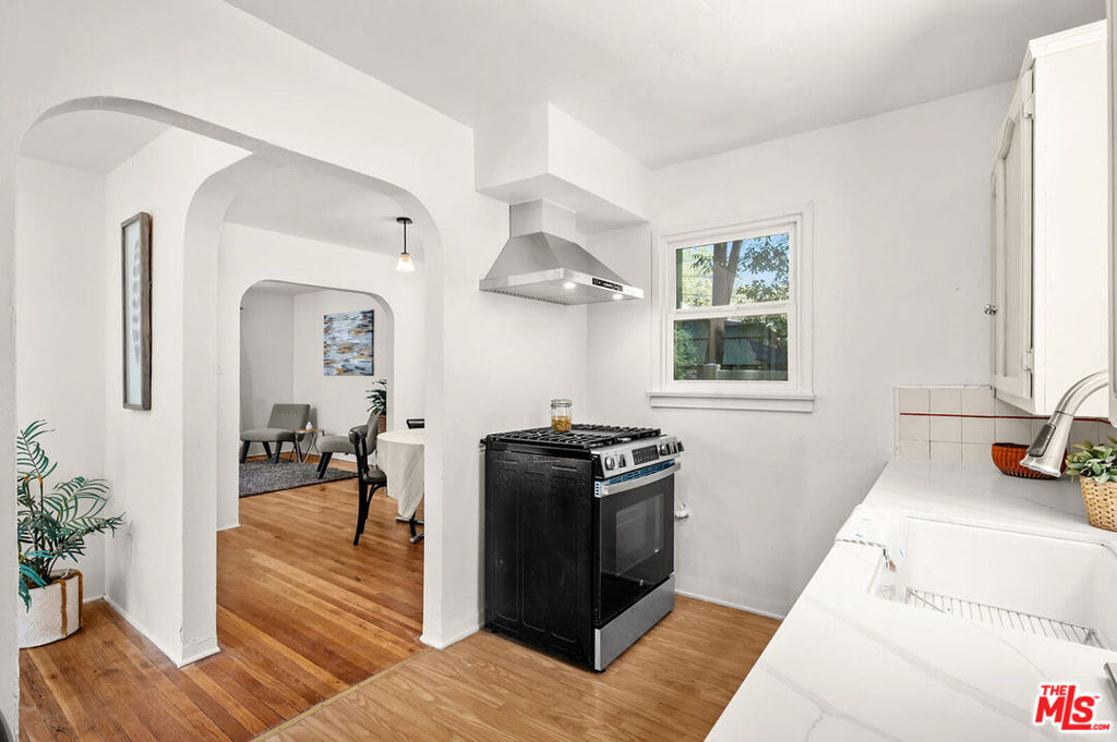 2004 Echo Park Avenue - Photo 9
