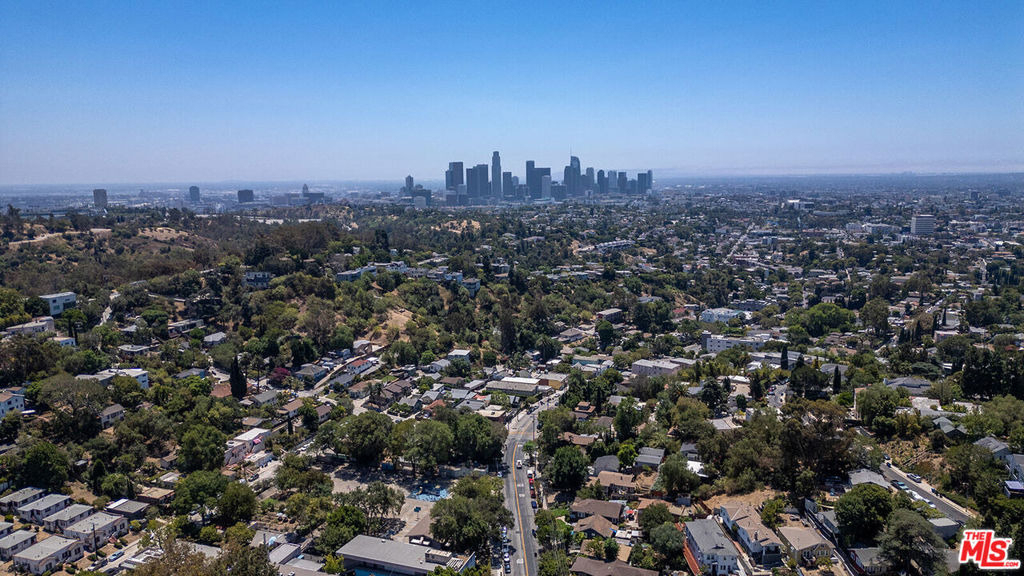 2004 Echo Park Avenue - Photo 39
