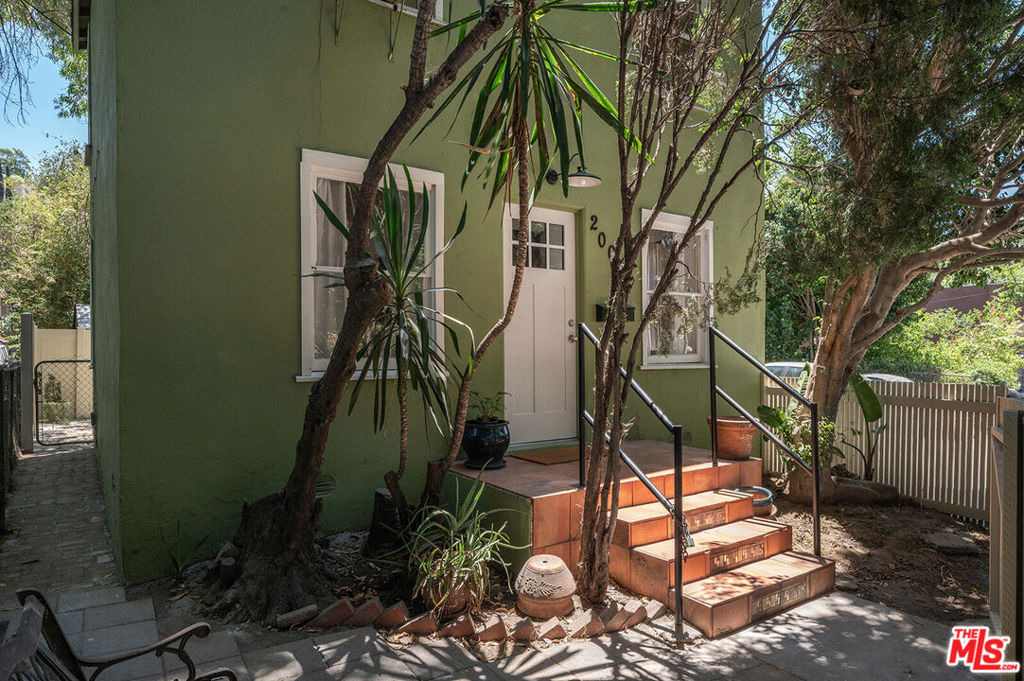 2004 Echo Park Avenue - Photo 27