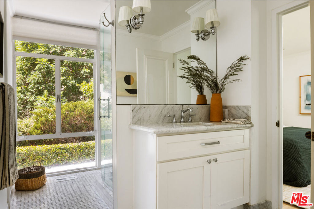 936 Chantilly Road - Photo 14
