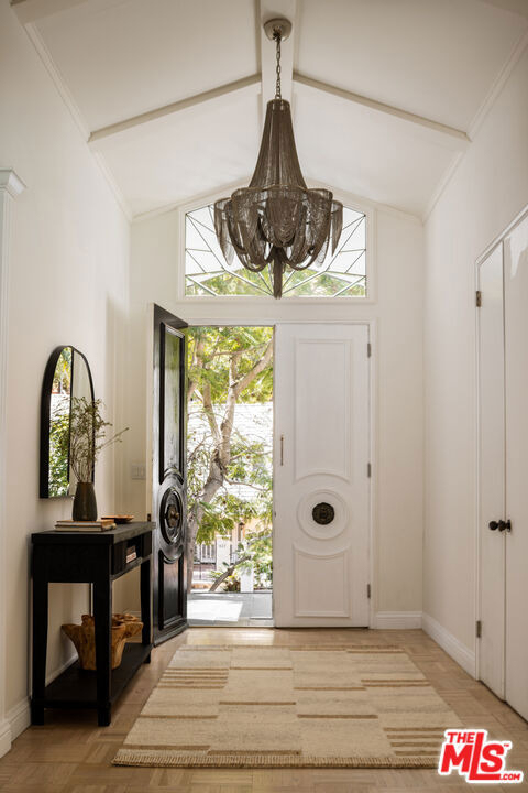 936 Chantilly Road - Photo 3