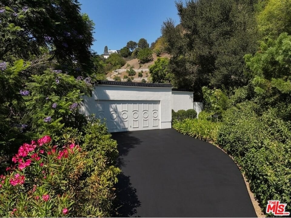 936 Chantilly Road - Photo 23