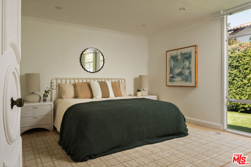 936 Chantilly Road - Photo 13