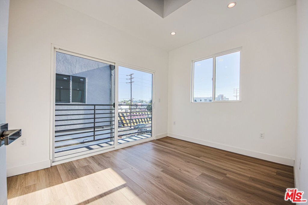 11443 1/2 Hatteras Street - Photo 19