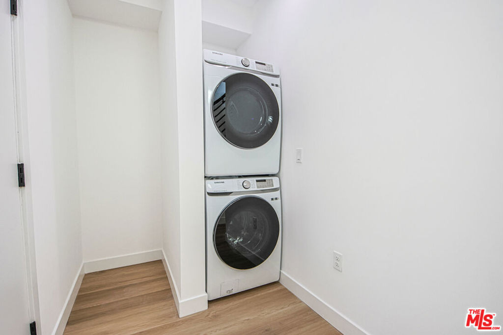 11443 1/2 Hatteras Street - Photo 5