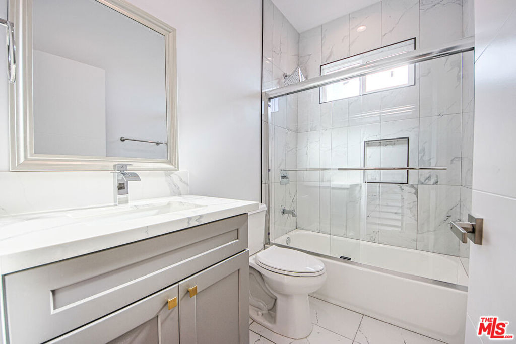 11443 1/2 Hatteras Street - Photo 21