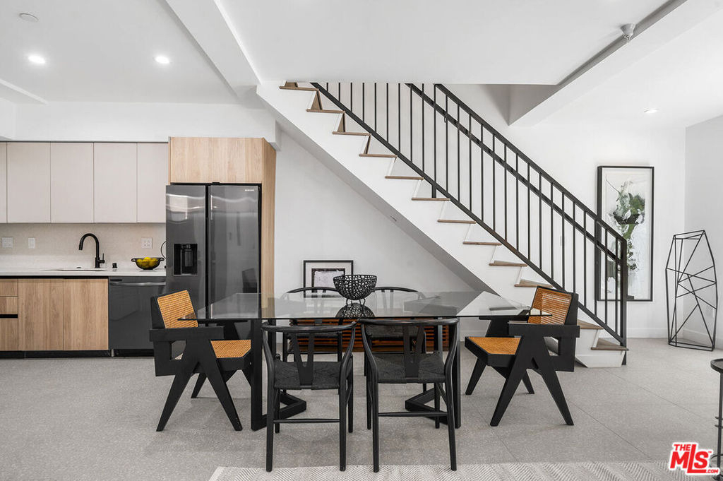 1016 N Martel Avenue - Photo 4