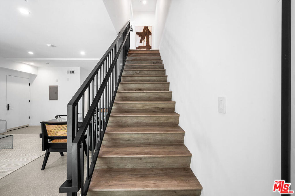 1016 N Martel Avenue - Photo 7