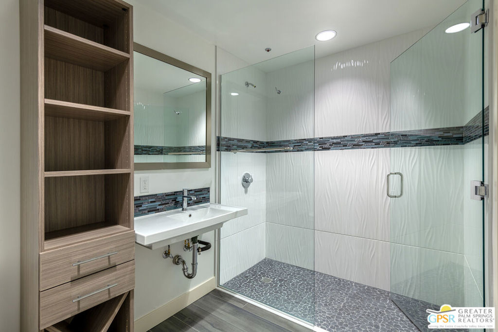 111 N Palm Canyon Drive - Photo 10