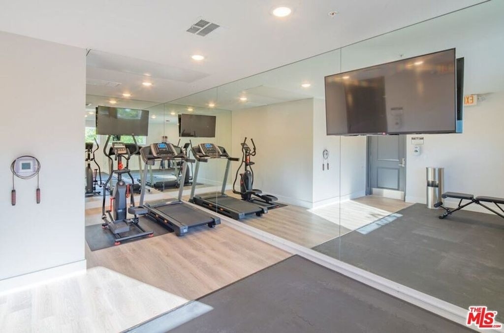 3672 Jasmine Avenue - Photo 4