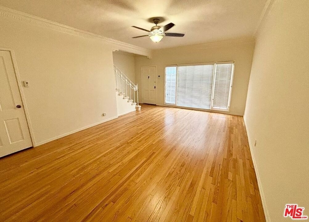 128 S Palm Drive - Photo 4