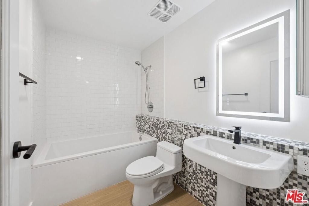 424 S Broadway - Photo 6