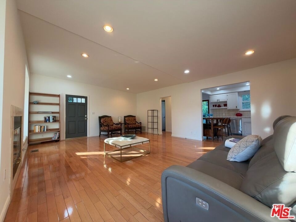 3323 Reta Street - Photo 3