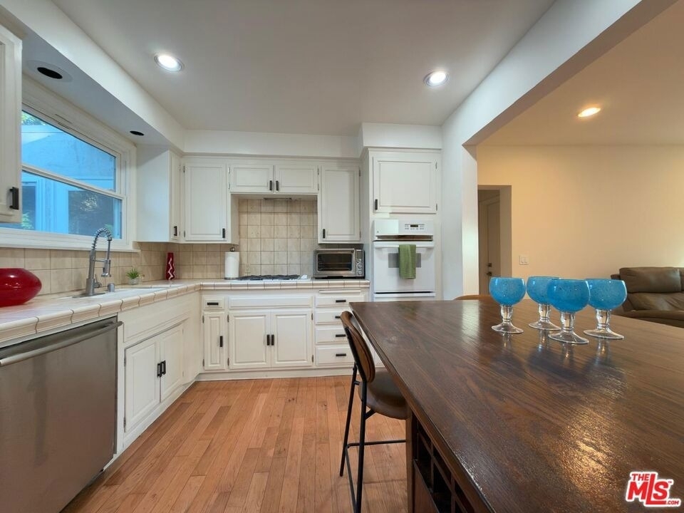 3323 Reta Street - Photo 5