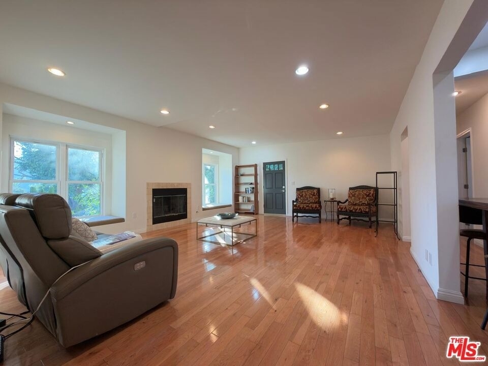 3323 Reta Street - Photo 2