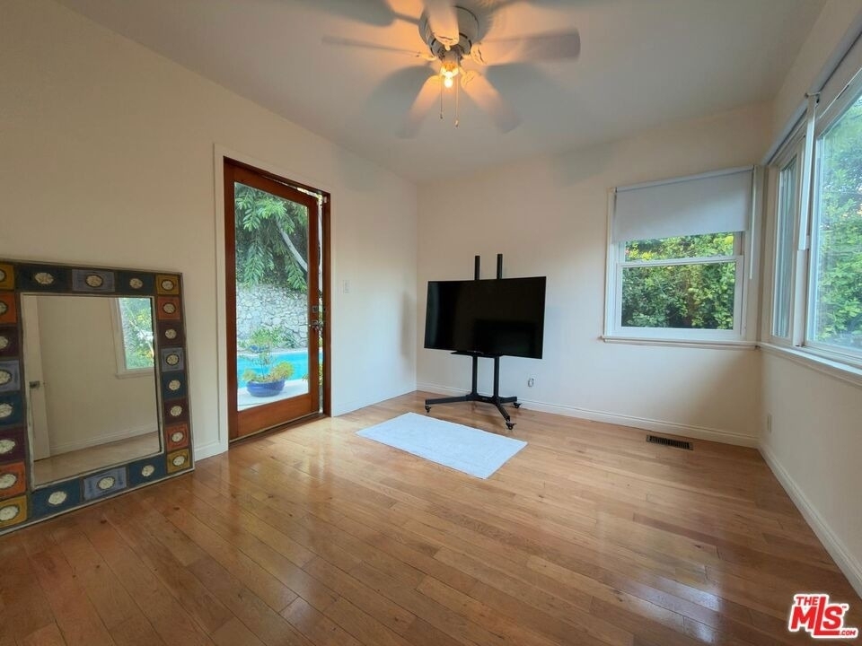 3323 Reta Street - Photo 18