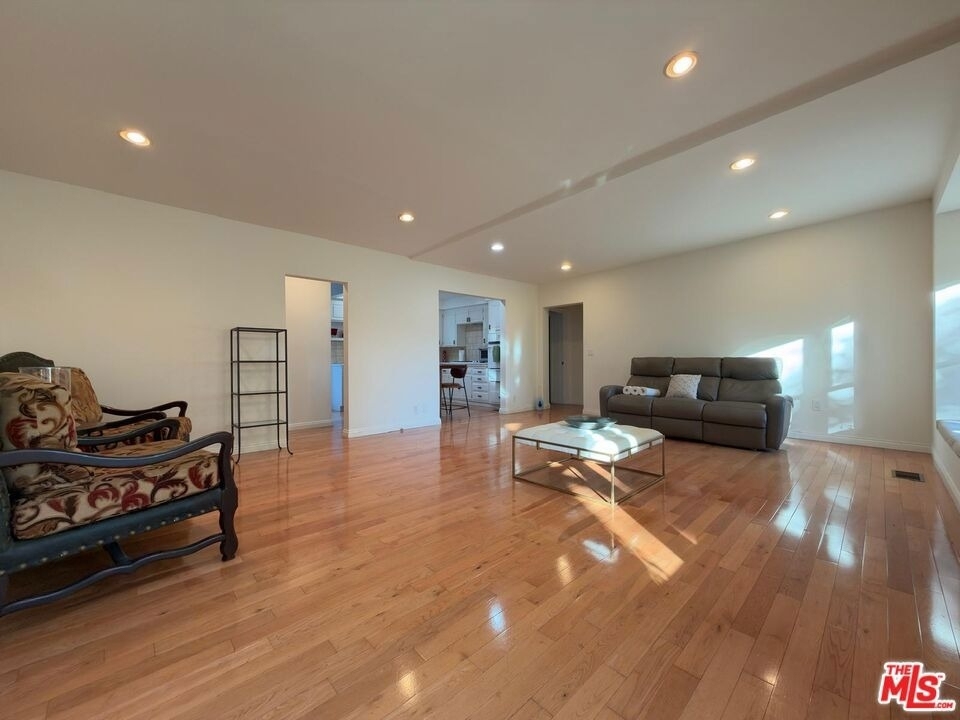 3323 Reta Street - Photo 4