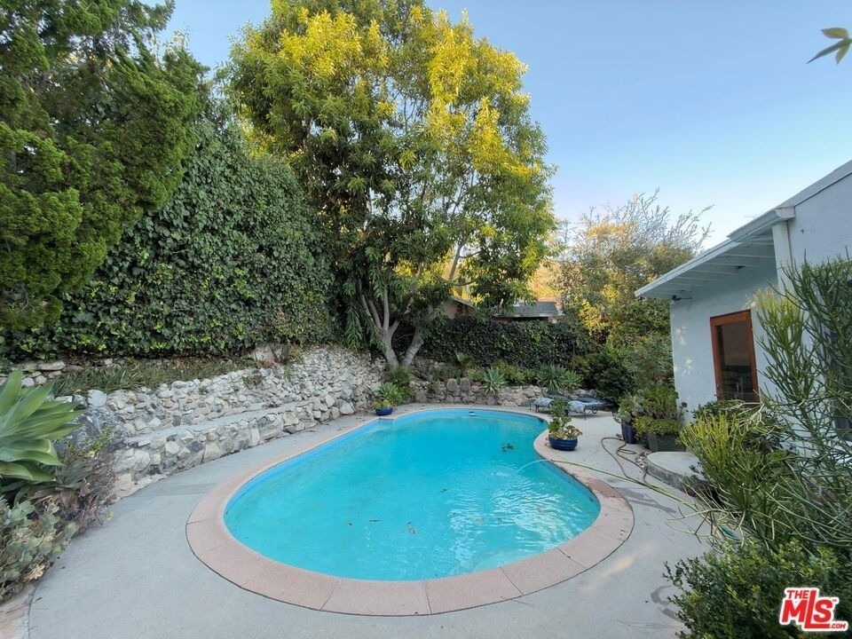 3323 Reta Street - Photo 1