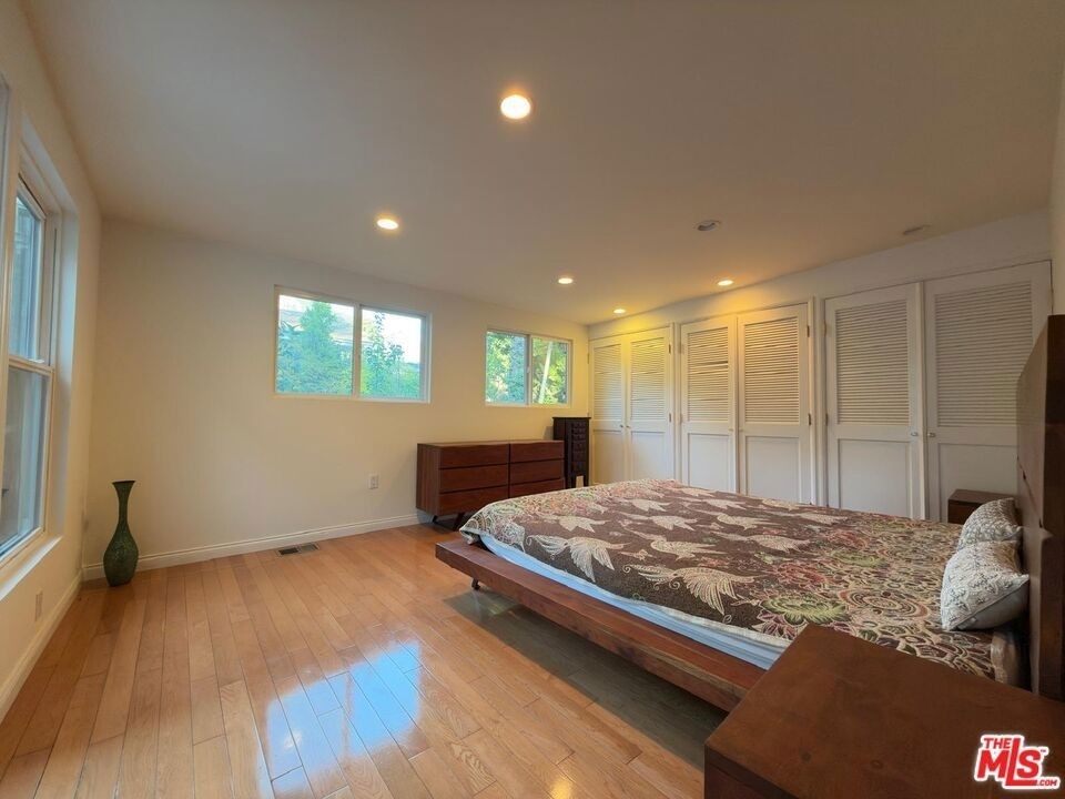 3323 Reta Street - Photo 20