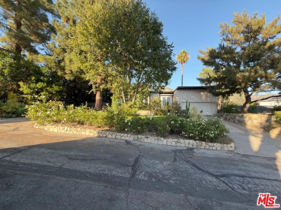 3323 Reta Street - Photo 0