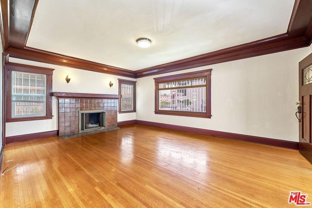1016 S Oxford Avenue - Photo 2