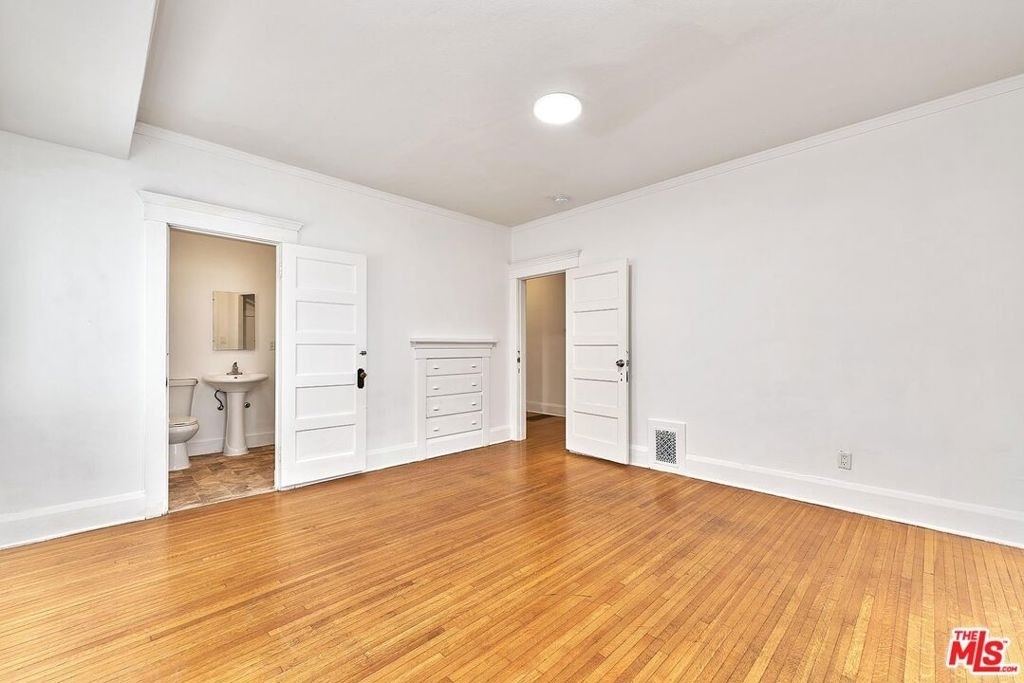 1016 S Oxford Avenue - Photo 13