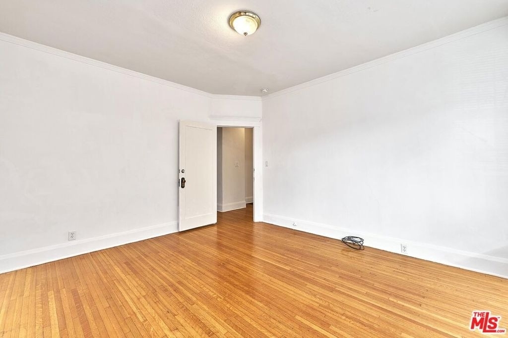 1016 S Oxford Avenue - Photo 11