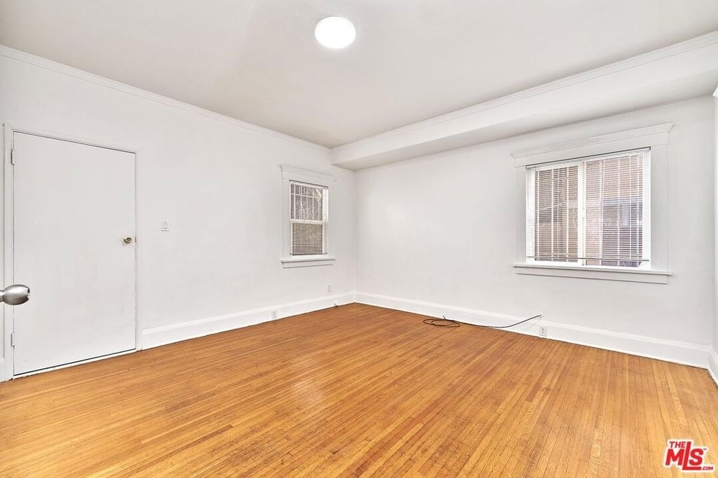1016 S Oxford Avenue - Photo 12