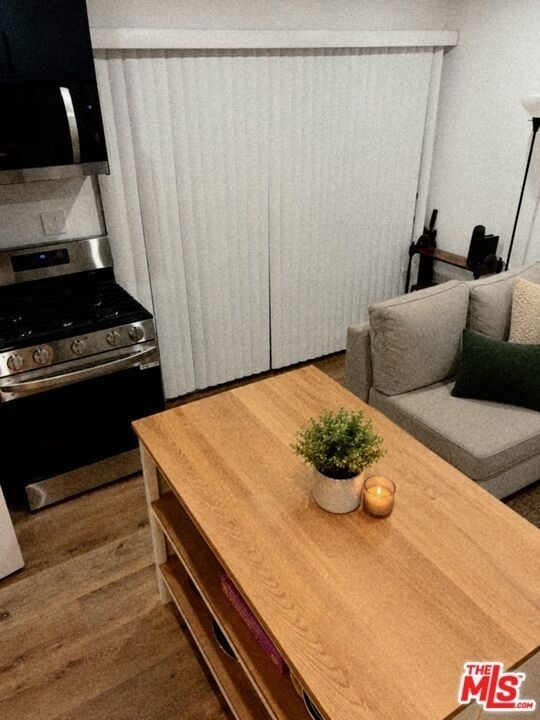 14123 1/2 Califa Street - Photo 2