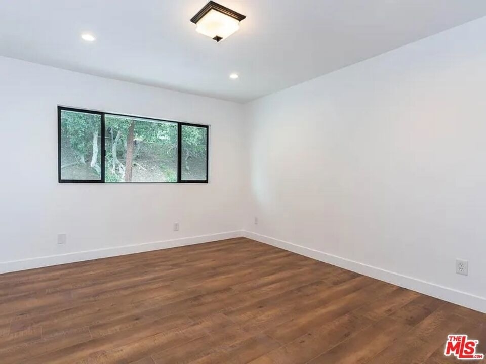 858 Oneonta Drive - Photo 12