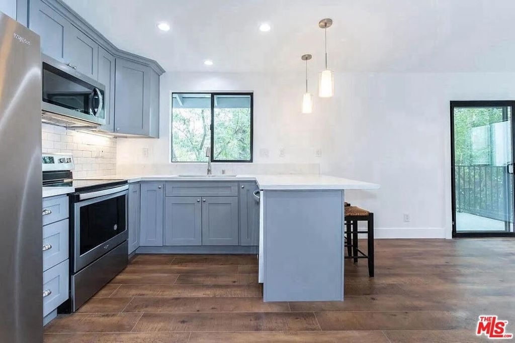 858 Oneonta Drive - Photo 4