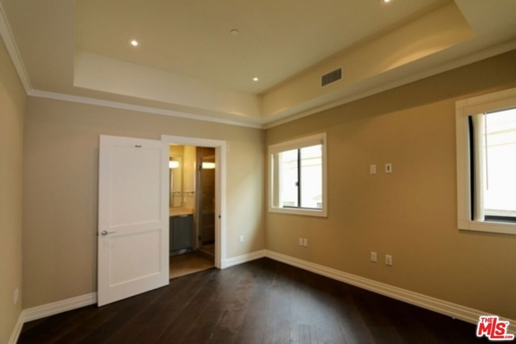 12234 Montana Avenue - Photo 11