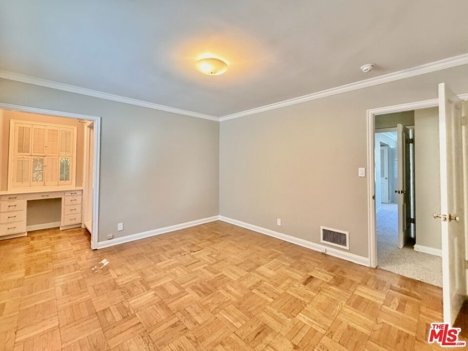 951 Masselin Avenue - Photo 16