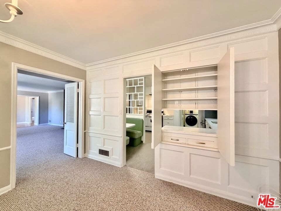 951 Masselin Avenue - Photo 9