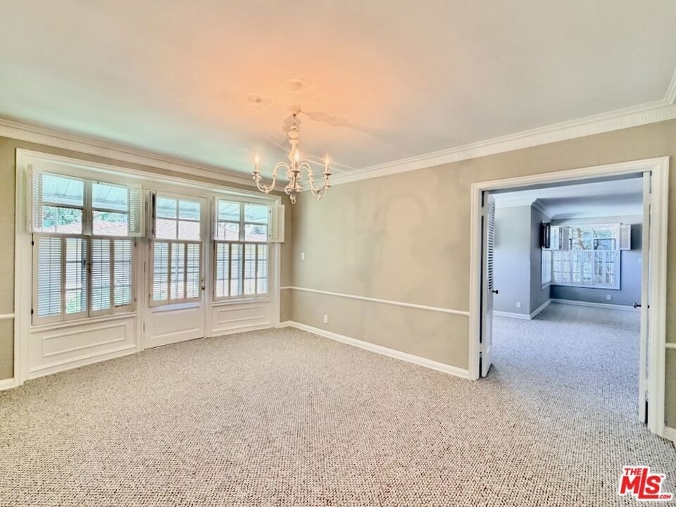 951 Masselin Avenue - Photo 7
