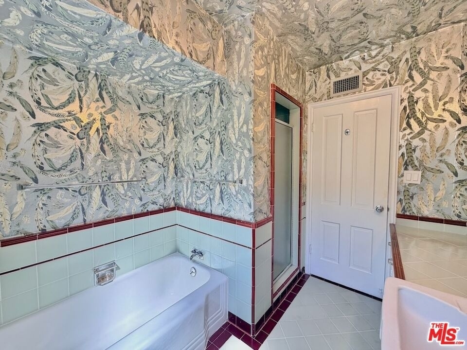 951 Masselin Avenue - Photo 21