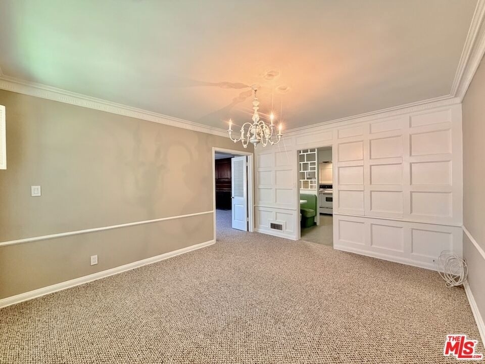 951 Masselin Avenue - Photo 8