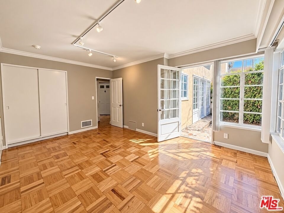 951 Masselin Avenue - Photo 20