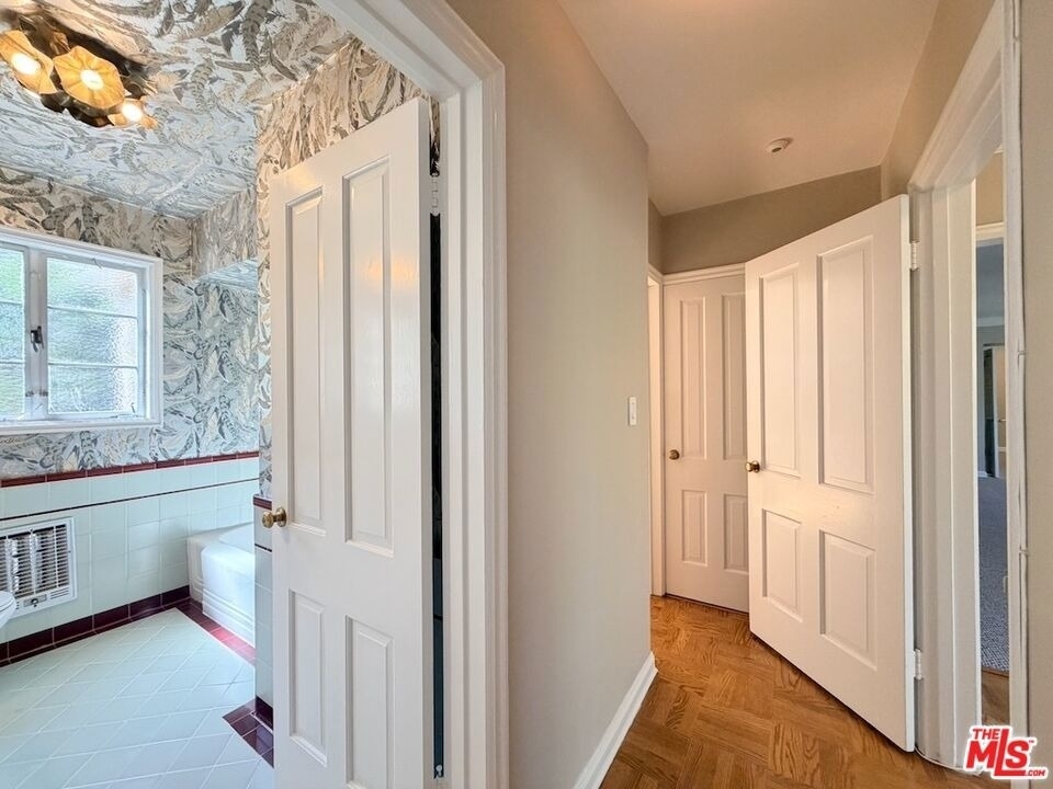 951 Masselin Avenue - Photo 25