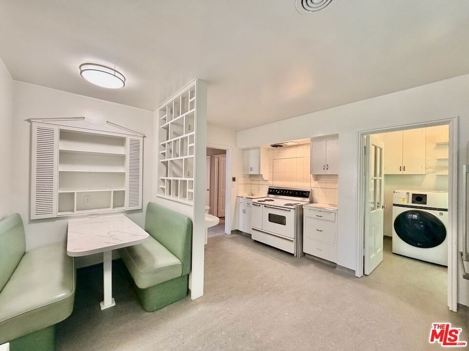 951 Masselin Avenue - Photo 10