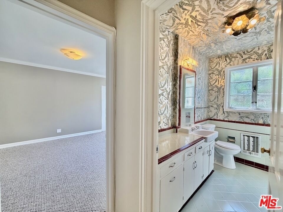 951 Masselin Avenue - Photo 22