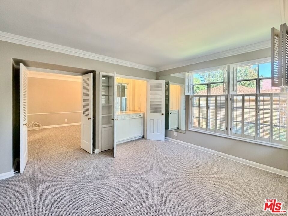 951 Masselin Avenue - Photo 6