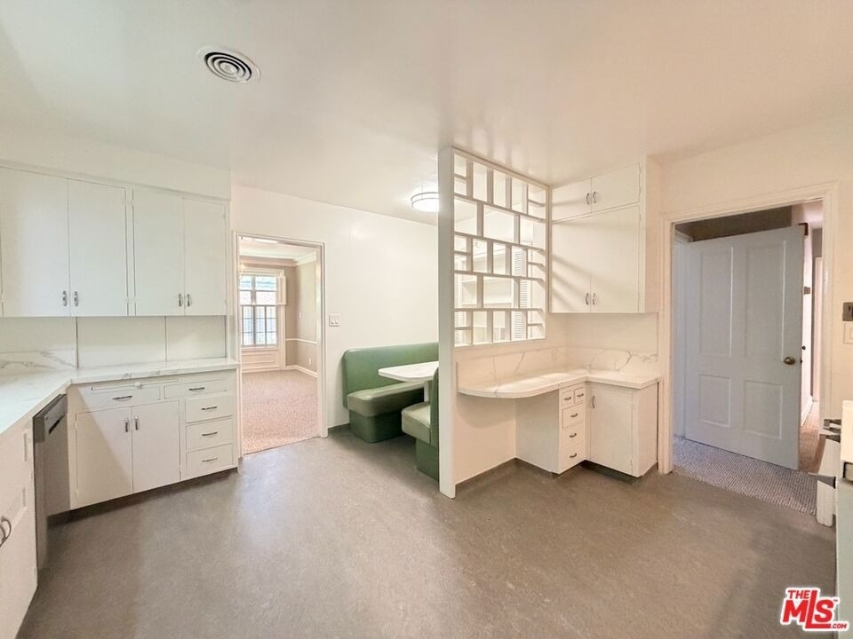 951 Masselin Avenue - Photo 12