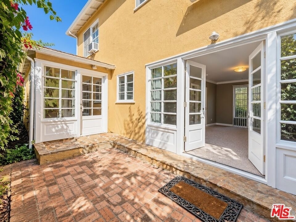 951 Masselin Avenue - Photo 24