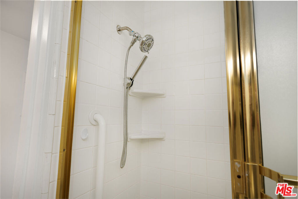 256 S Doheny Drive - Photo 13