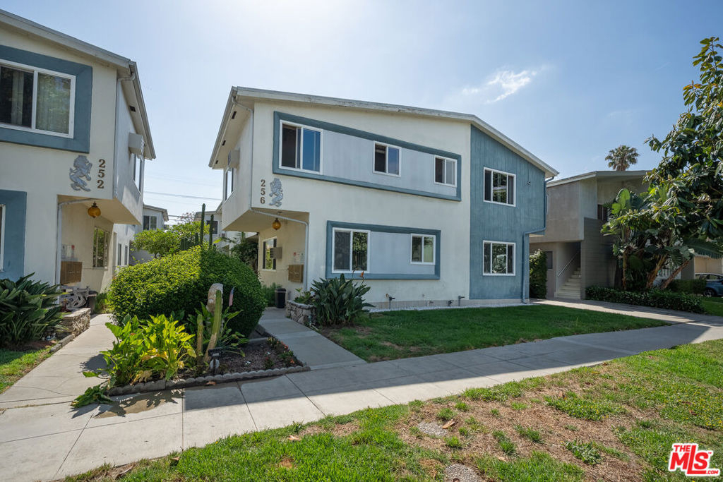 256 S Doheny Drive - Photo 0